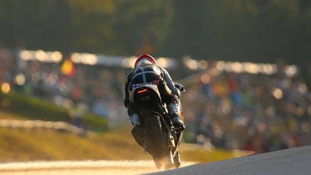 Na Moto2, o mais rápido do dia foi o finlandês Mika Kallio | <a href="https://gutenberg.quatrorodas.abril.com.br/moto/noticias/motogp-lorenzo-voa-pole-japao-758277.shtml" rel="migration">Leia mais</a> Na Moto2, o mais rápido do dia foi o finlandês Mika Kallio | <a href="https://gutenberg.quatrorodas.abril.com.br/moto/noticias/motogp-lorenzo-voa-pole-japao-758277.shtml" rel="migration">Leia mais</a>