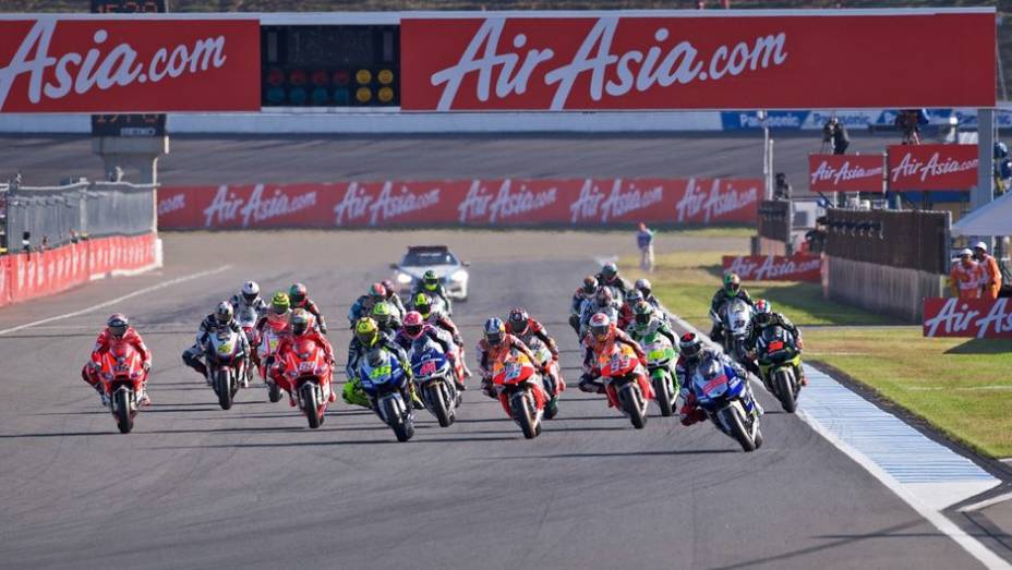 E a definição do título de 2013 da MotoGP ficou para a última prova | <a href="https://gutenberg.quatrorodas.abril.com.br/moto/noticias/motogp-definicao-titulo-fica-ultima-prova-758422.shtml" rel="migration">Leia mais</a>