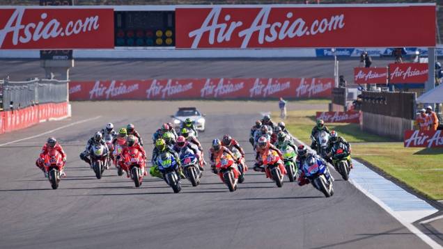 E a definição do título de 2013 da MotoGP ficou para a última prova | <a href="https://gutenberg.quatrorodas.abril.com.br/moto/noticias/motogp-definicao-titulo-fica-ultima-prova-758422.shtml" rel="migration">Leia mais</a> E a definição do título de 2013 da MotoGP ficou para a última prova | <a href="https://gutenberg.quatrorodas.abril.com.br/moto/noticias/motogp-definicao-titulo-fica-ultima-prova-758422.shtml" rel="migration">Leia mais</a>
