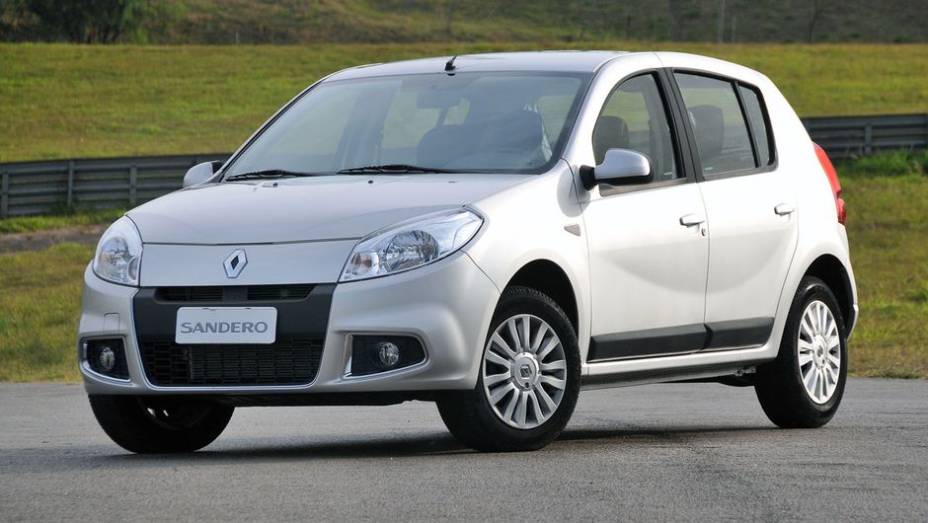 Renault Sandero | <a href="https://gutenberg.quatrorodas.abril.com.br/reportagens/servicos/carros-dao-mais-trabalho-mecanicos-758572.shtml" rel="migration">Saiba o porquê</a> | <a href="https://gutenberg.quatrorodas.abril.com.br/reportagens/servicos//montadoras-se-defendem-criticas-mecanicos-" rel="migration"></a>