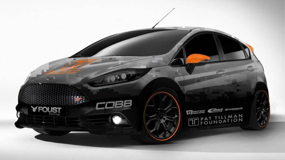 Tanner Foust Racing Fiesta ST | <a href="https://gutenberg.quatrorodas.abril.com.br/noticias/fabricantes/ford-levara-cinco-edicoes-especiais-fiesta-ao-sema-757477.shtml" rel="migration">Leia mais</a>