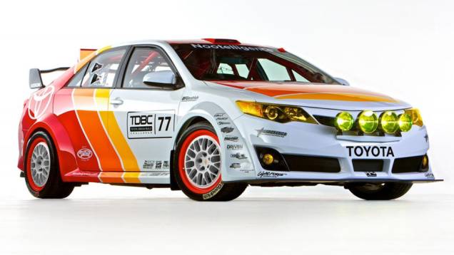Toyota CamRally Camry | <a href="https://gutenberg.quatrorodas.abril.com.br/noticias/fabricantes/toyota-levara-conceitos-rali-aventura-ao-sema-show-758949.shtml" rel="migration">Leia mais</a> Toyota CamRally Camry | <a href="https://gutenberg.quatrorodas.abril.com.br/noticias/fabricantes/toyota-levara-conceitos-rali-aventura-ao-sema-show-758949.shtml" rel="migration">Leia mais</a>