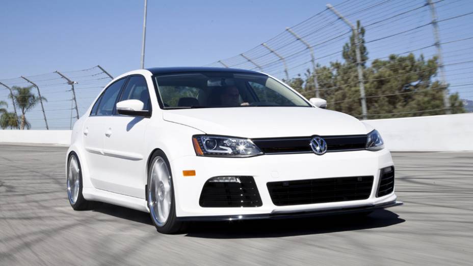 Volkswagen Jetta Turbo | <a href="https://gutenberg.quatrorodas.abril.com.br/noticias/fabricantes/volkswagen-revela-jetta-customizado-sema-759297.shtml" rel="migration">Leia mais</a>