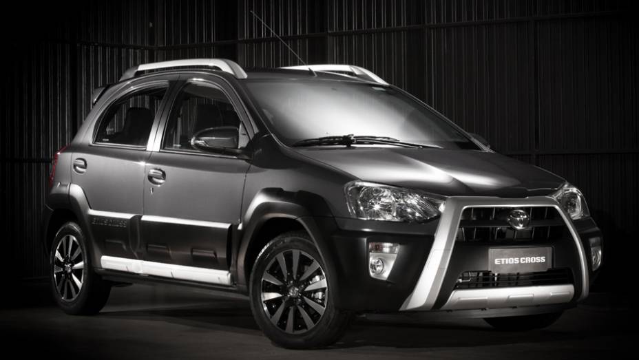 Toyota lança Etios Cross | <a href="https://gutenberg.quatrorodas.abril.com.br/carros/lancamentos/toyota-etios-cross-759424.shtml" rel="migration">Leia mais</a>