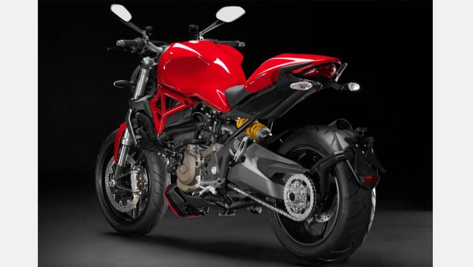 Modelo conta com a segunda geração do motor Testastretta 11° DS de 1200cc da Multistrada | <a href="https://gutenberg.quatrorodas.abril.com.br/moto/noticias/ducati-revela-monster-1200-2014-759325.shtml" rel="migration">Leia mais</a>