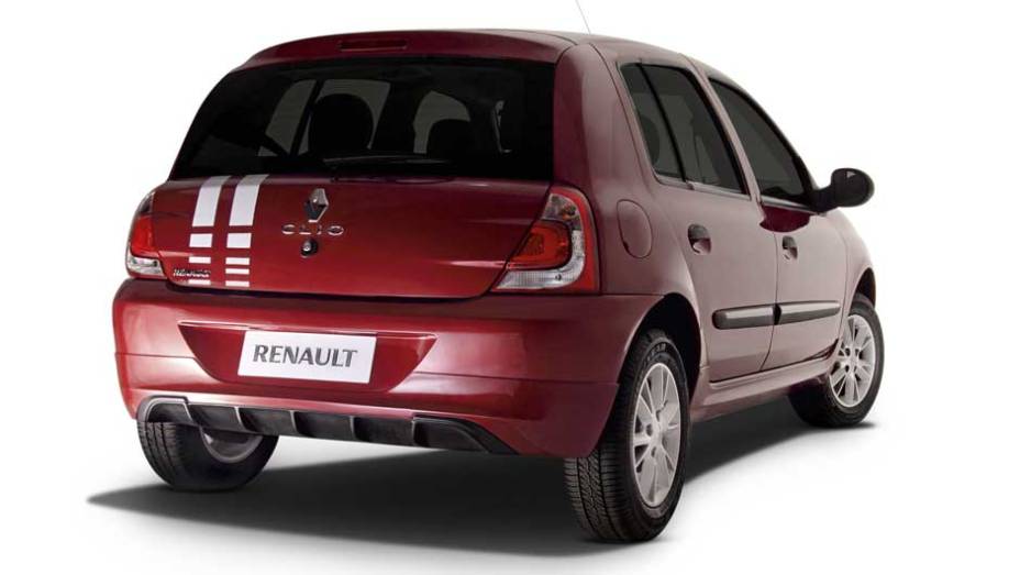 Na parte traseira, apenas as lanternas ganharam novos refletores | <a href="https://gutenberg.quatrorodas.abril.com.br/carros/lancamentos/renault-clio-2013-717925.shtml" rel="migration">Leia mais</a>