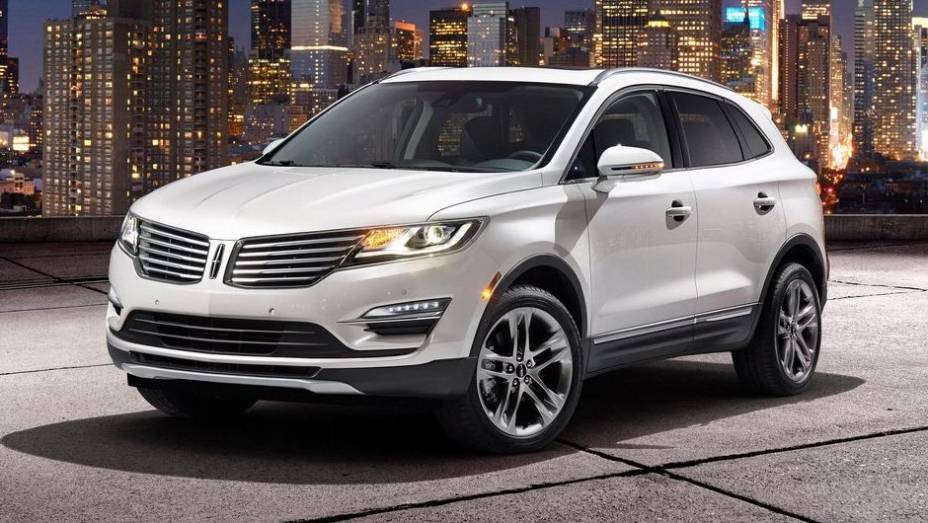 A Lincoln revelou o MKC, seu novo SUV compacto de luxo | <a href="https://gutenberg.quatrorodas.abril.com.br/noticias/fabricantes/lincoln-mkc-apresentado-760137.shtml" rel="migration">Leia mais</a>