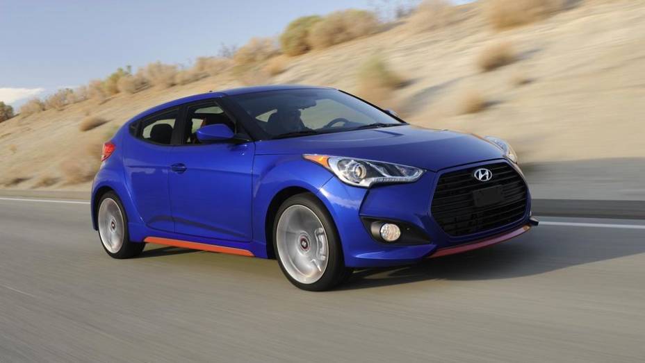 A Hyundai exibiu, agora, a versão R-Spec do hatch Veloster | <a href="https://gutenberg.quatrorodas.abril.com.br/noticias/saloes/los-angeles-2013/hyundai-mostra-veloster-r-spec-760833.shtml" rel="migration">Leia mais</a>