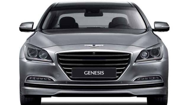 O Genesis incorporou a proposta da identidade visual "Escultura Fluida 2.0", incluindo a utilização de grade frontal hexagonal cromada e tridimensional, faróis de HID, luzes de neblina de LED | <a href="https://gutenberg.quatrorodas.abril.com.br/noticias/fabricantes" rel="migration"></a> O Genesis incorporou a proposta da identidade visual "Escultura Fluida 2.0", incluindo a utilização de grade frontal hexagonal cromada e tridimensional, faróis de HID, luzes de neblina de LED | <a href="https://gutenberg.quatrorodas.abril.com.br/noticias/fabricantes" rel="migration"></a>
