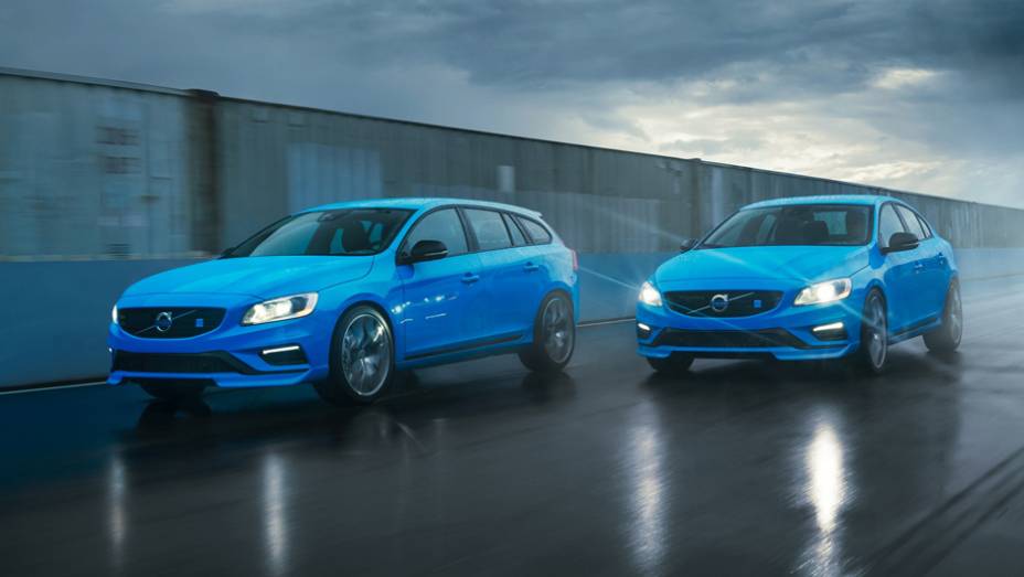 A Volvo confirmou o lançamento de uma versão Polestar para o S60 e para o V60 | <a href="https://gutenberg.quatrorodas.abril.com.br/noticias/fabricantes/volvo-confirma-s60-v60-polestar-762650.shtml" rel="migration">Leia mais</a>