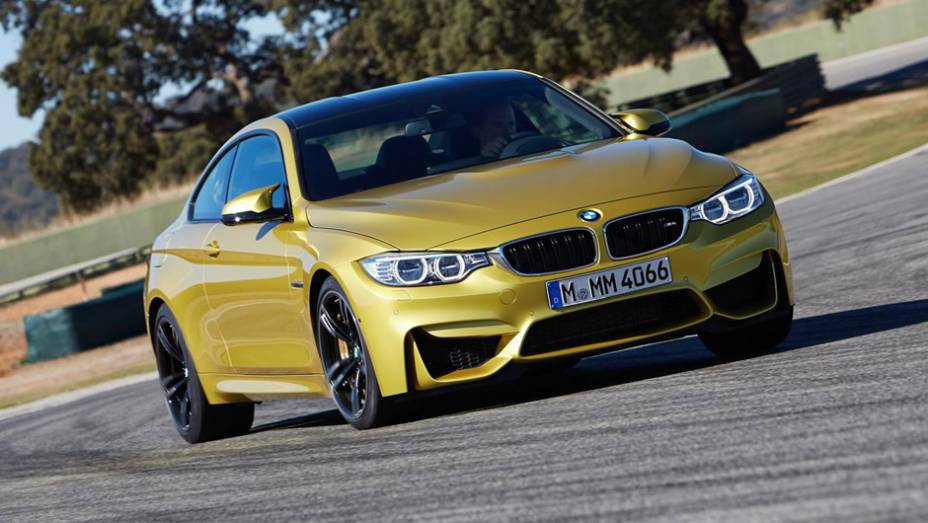 Este é o novo BMW M4 | <a href="https://gutenberg.quatrorodas.abril.com.br/noticias/saloes/detroit-2014/bmw-apresenta-novos-m3-m4-762958.shtml" rel="migration">Leia mais</a>