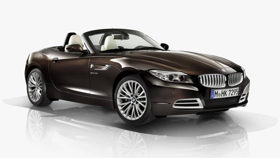 A BMW revelou o Z4 Pure Fusion, modelo que será apresentado ao público no próximo Salão de Detroit | <a href="https://gutenberg.quatrorodas.abril.com.br/noticias/saloes/detroit-2014/bmw-mostra-z4-pure-fusion-762961.shtml" rel="migration">Leia mais</a>