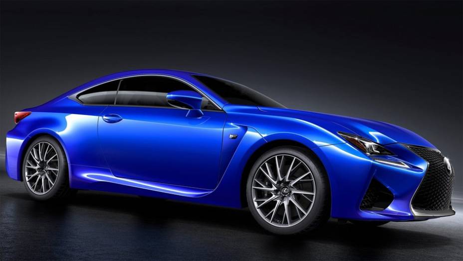 Espera-se que o modelo seja equipado com um motor V8 5.0 de 466 cavalos de potência | <a href="https://gutenberg.quatrorodas.abril.com.br/noticias/saloes/detroit-2014/lexus-revela-rc-f-coupe-2015-767918.shtml" rel="migration">Leia mais</a>