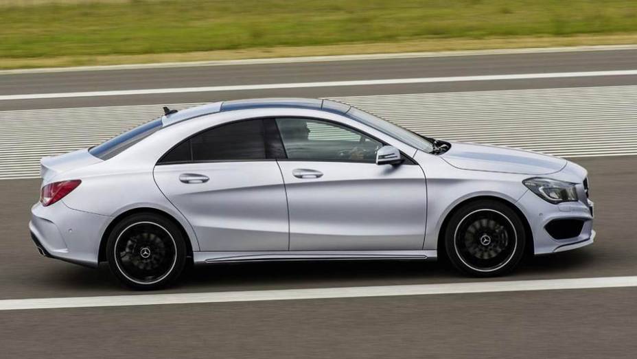 O Classe A também serviu de referência para os designers da Mercedes-Benz | <a href="https://gutenberg.quatrorodas.abril.com.br/saloes/detroit/2013/mercedes-benz-cla-730475.shtml" rel="migration">Leia mais</a>