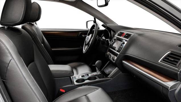 O revestimento, de modo geral, parece mais refinado do que o anterior | <a href="https://gutenberg.quatrorodas.abril.com.br/noticias/fabricantes/surgem-primeiras-imagens-oficiais-novo-subaru-legacy-772272.shtml" rel="migration">Leia mais</a> O revestimento, de modo geral, parece mais refinado do que o anterior | <a href="https://gutenberg.quatrorodas.abril.com.br/noticias/fabricantes/surgem-primeiras-imagens-oficiais-novo-subaru-legacy-772272.shtml" rel="migration">Leia mais</a>