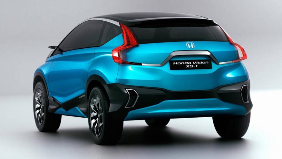 Nesse sentido, apesar de ter dimensões compactas, o Vision XS-1 concept conta com três filas de bancos | <a href="https://gutenberg.quatrorodas.abril.com.br/noticias/fabricantes/honda-exibe-vision-xs-1-concept-772441.shtml" rel="migration">Leia mais</a>