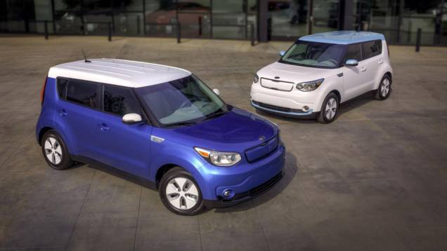 ...rodas de liga-leve de 16 polegadas, pneus de baixa resistência de rolagem... | <a href="https://gutenberg.quatrorodas.abril.com.br/noticias/fabricantes/kia-apresenta-soul-ev-772571.shtml" rel="migration">Leia mais</a> ...rodas de liga-leve de 16 polegadas, pneus de baixa resistência de rolagem... | <a href="https://gutenberg.quatrorodas.abril.com.br/noticias/fabricantes/kia-apresenta-soul-ev-772571.shtml" rel="migration">Leia mais</a>
