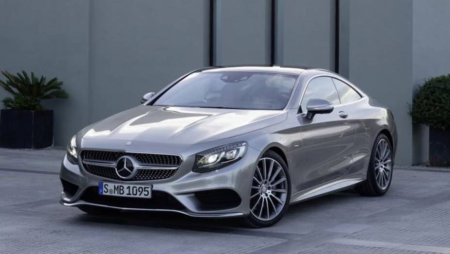 A Mercedes-Benz revelou nesta terça-feira (11) o Classe S Coupe | <a href="https://gutenberg.quatrorodas.abril.com.br/noticias/saloes/genebra-2014/mercedes-benz-apresenta-classe-s-coupe-772971.shtml" rel="migration">Leia mais</a>