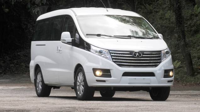 A JAC Motors revelou nesta terça-feira (11) a chegada da van T8 ao mercado brasileiro | <a href="https://gutenberg.quatrorodas.abril.com.br/noticias/fabricantes/jac-traz-t8-r-114-990-773037.shtml" rel="migration">Leia mais</a> A JAC Motors revelou nesta terça-feira (11) a chegada da van T8 ao mercado brasileiro | <a href="https://gutenberg.quatrorodas.abril.com.br/noticias/fabricantes/jac-traz-t8-r-114-990-773037.shtml" rel="migration">Leia mais</a>
