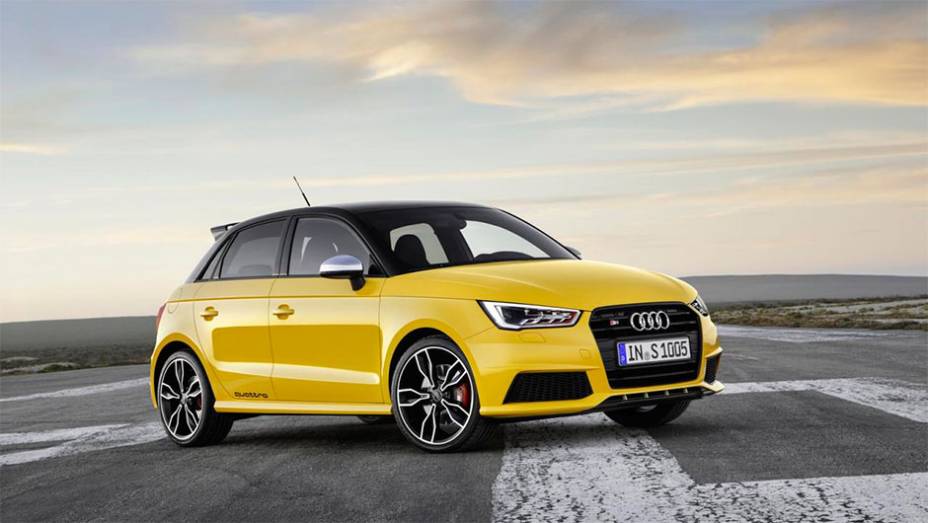 Audi lança oficialmente S1 e S1 Sportback 2014, versões de três e cinco portas, respectivamente | <a href="https://gutenberg.quatrorodas.abril.com.br/noticias/saloes/genebra-2014/audi-lanca-oficialmente-s1-s1-sportback-2014-773081.shtml" rel="migration">Leia mais</a>