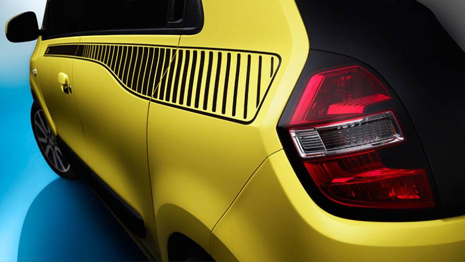 Detalhe da lanterna traseira do novo Renault Twingo | <a href="https://gutenberg.quatrorodas.abril.com.br/noticias/saloes/genebra-2014/renault-confirma-motorizacao-twingo-775341.shtml" rel="migration">Leia mais</a>