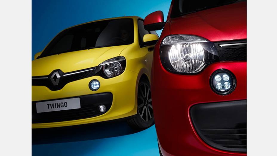 Renault enfim revelou o novo Twingo, com motores 1.0 de 70 cavalos de potência e 9,3 kgfm de torque e 0.9 turbo de 90 cv e 13,8 kgfm | <a href="https://gutenberg.quatrorodas.abril.com.br/noticias/saloes/genebra-2014/renault-confirma-motorizacao-twingo-775341.shtml" rel="migration"></a>