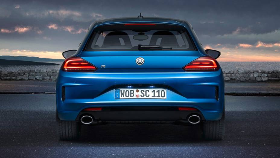 Elee será apresentado ao público no Salão de Genebra de 2014, com abertura prevista para 6 de março | <a href="https://gutenberg.quatrorodas.abril.com.br/noticias/saloes/genebra-2014/volkswagen-mostra-facelift-scirocco-773695.shtml" rel="migration">Leia mais</a>