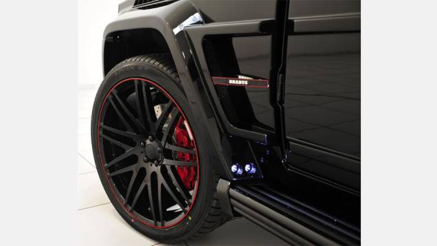 Destaque para as rodas de liga leve de 23 polegadas | <a href="https://gutenberg.quatrorodas.abril.com.br/noticias/saloes/genebra-2014/brabus-lanca-modelo-produtos-apple-774876.shtml" rel="migration">Leia mais</a> Destaque para as rodas de liga leve de 23 polegadas | <a href="https://gutenberg.quatrorodas.abril.com.br/noticias/saloes/genebra-2014/brabus-lanca-modelo-produtos-apple-774876.shtml" rel="migration">Leia mais</a>