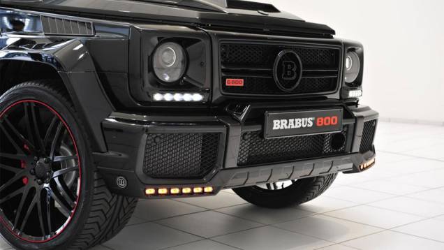 Detalhe da dianteira | <a href="https://gutenberg.quatrorodas.abril.com.br/noticias/saloes/genebra-2014/brabus-lanca-modelo-produtos-apple-774876.shtml" rel="migration">Leia mais</a> Detalhe da dianteira | <a href="https://gutenberg.quatrorodas.abril.com.br/noticias/saloes/genebra-2014/brabus-lanca-modelo-produtos-apple-774876.shtml" rel="migration">Leia mais</a>