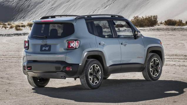A Jeep confirmou 16 combinações diferentes de motor-transmissão para o Renegade | <a href="https://gutenberg.quatrorodas.abril.com.br/noticias/saloes/genebra-2014/imagens-jeep-renegade-sao-reveladas-775127.shtml" rel="migration">Leia mais</a> A Jeep confirmou 16 combinações diferentes de motor-transmissão para o Renegade | <a href="https://gutenberg.quatrorodas.abril.com.br/noticias/saloes/genebra-2014/imagens-jeep-renegade-sao-reveladas-775127.shtml" rel="migration">Leia mais</a>