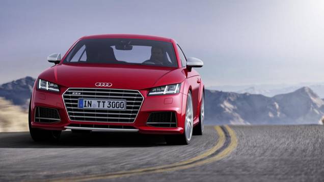 Em relação às opções de motorização, estão disponíveis os blocos 2.0 TFSI, de 230 cv e 37,7 kgfm, e 2.0 TDI, oferecendo 184 cv e 38,7 kgfm | <a href="https://gutenberg.quatrorodas.abril.com.br/noticias/saloes/genebra-2014/audi-apresenta-novo-tt-775222.shtml" rel="migration">Leia ma</a> Em relação às opções de motorização, estão disponíveis os blocos 2.0 TFSI, de 230 cv e 37,7 kgfm, e 2.0 TDI, oferecendo 184 cv e 38,7 kgfm | <a href="https://gutenberg.quatrorodas.abril.com.br/noticias/saloes/genebra-2014/audi-apresenta-novo-tt-775222.shtml" rel="migration">Leia ma</a>