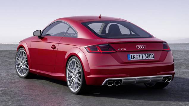 Também está disponível a versão de performance TTS, com o motor 2.0 TFSI reconfigurado para oferecer 310 cv e 38,7 kgfm | <a href="https://gutenberg.quatrorodas.abril.com.br/noticias/saloes/genebra-2014/audi-apresenta-novo-tt-775222.shtml" rel="migration">Leia mais</a> Também está disponível a versão de performance TTS, com o motor 2.0 TFSI reconfigurado para oferecer 310 cv e 38,7 kgfm | <a href="https://gutenberg.quatrorodas.abril.com.br/noticias/saloes/genebra-2014/audi-apresenta-novo-tt-775222.shtml" rel="migration">Leia mais</a>
