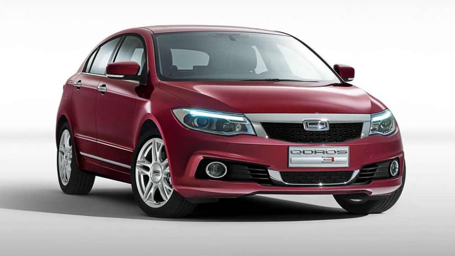 A montadora chinesa Qoros aproveitou o Salão de Genebra para revelar o 3 Hatch ao público pela primeira vez | <a href="https://gutenberg.quatrorodas.abril.com.br/noticias/saloes/genebra-2014/qoros-3-hatch-exibido-ao-publico-775442.shtml" rel="migration">Leia mais</a>