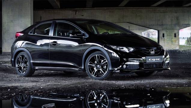 Honda mostra New Civic Black Edition em Genebra | <a href="https://gutenberg.quatrorodas.abril.com.br/noticias/saloes/genebra-2014/honda-mostra-new-civic-black-edition-genebra-775637.shtml" rel="migration">Leia mais</a> Honda mostra New Civic Black Edition em Genebra | <a href="https://gutenberg.quatrorodas.abril.com.br/noticias/saloes/genebra-2014/honda-mostra-new-civic-black-edition-genebra-775637.shtml" rel="migration">Leia mais</a>
