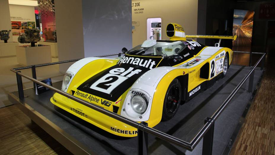 Renault Alpine A442 (1978) | <a href="https://gutenberg.quatrorodas.abril.com.br/noticias/saloes/genebra-2014/salao-genebra-exibe-bolidos-le-mans-775992.shtml" rel="migration">Leia mais</a> | <a href="https://gutenberg.quatrorodas.abril.com.br/noticias/saloes/genebra-2014/" rel="migration">Confira tudo sobre</a>