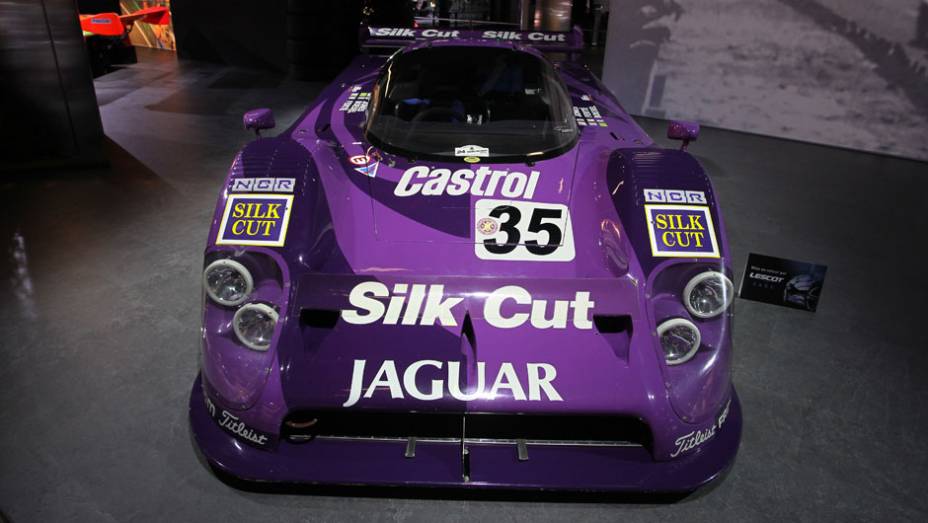 Jaguar XJR-12 (1991) | <a href="https://gutenberg.quatrorodas.abril.com.br/noticias/saloes/genebra-2014/salao-genebra-exibe-bolidos-le-mans-775992.shtml" rel="migration">Leia mais</a> | <a href="https://gutenberg.quatrorodas.abril.com.br/noticias/saloes/genebra-2014/" rel="migration">Confira tudo sobre o Sal</a>