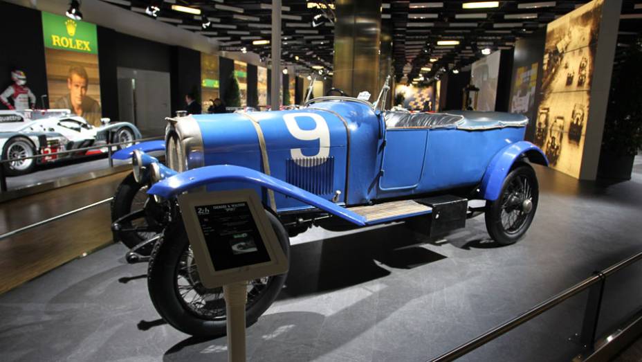 Chenard & Walcker Sport (1923) | <a href="https://gutenberg.quatrorodas.abril.com.br/noticias/saloes/genebra-2014/salao-genebra-exibe-bolidos-le-mans-775992.shtml" rel="migration">Leia mais</a> | <a href="https://gutenberg.quatrorodas.abril.com.br/noticias/saloes/genebra-2014/" rel="migration">Confira tudo s</a>