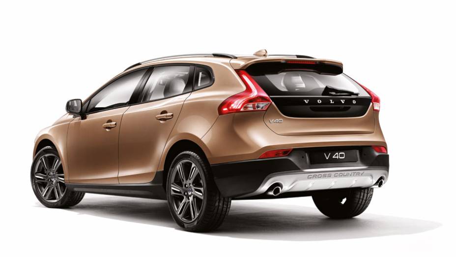 Modelo está disponível em todas as concessionárias da marca a partir de R$ 141.500 | <a href="https://gutenberg.quatrorodas.abril.com.br/noticias/fabricantes/volvo-v40-cross-country-chega-ao-brasil-777066.shtml" rel="migration">Leia mais</a>