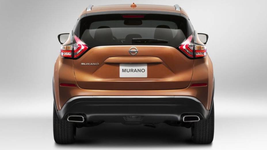 Sua força continua proveniente do motor VQ-Series 3.5 V6 de 260 cavalos de potência e 33,2 mkgf de torque | <a href="%20https://gutenberg.quatrorodas.abril.com.br/noticias/fabricantes/nissan-murano-2015-sera-mostrado-nova-york-779763.shtml" rel="migration">Leia mais</a>