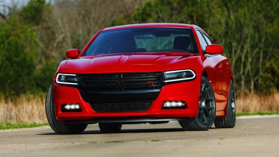 Dodge mostra Charger 2015 em Nova York | <a href="https://gutenberg.quatrorodas.abril.com.br/noticias/saloes/new-york-2014/dodge-mostra-charger-2015-nova-york-780063.shtml" rel="migration">Leia mais</a>