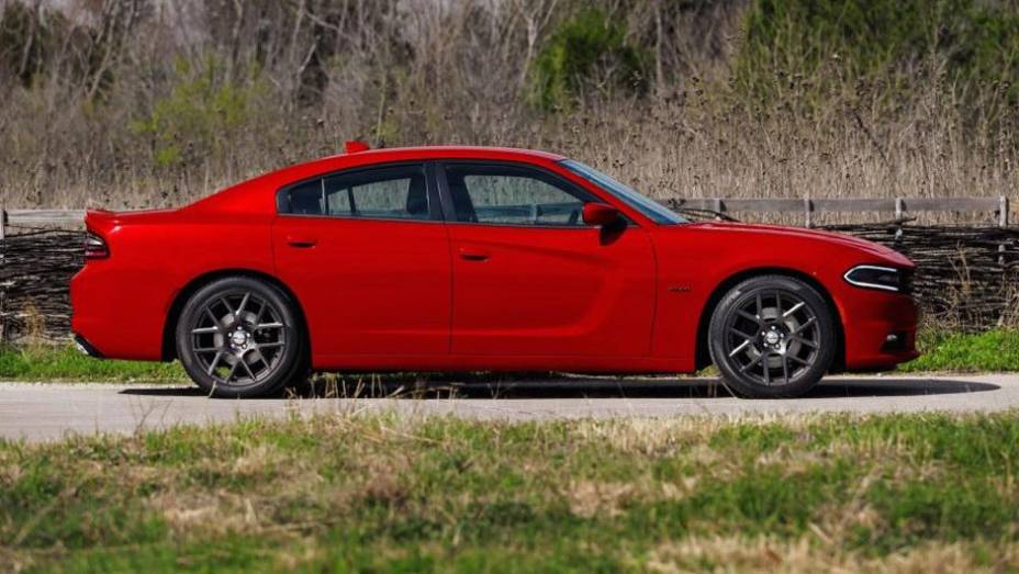 A empresa afirma que quase todos os painéis da carroceria foram alterados | <a href="https://gutenberg.quatrorodas.abril.com.br/noticias/saloes/new-york-2014/dodge-mostra-charger-2015-nova-york-780063.shtml" rel="migration">Leia mais</a>