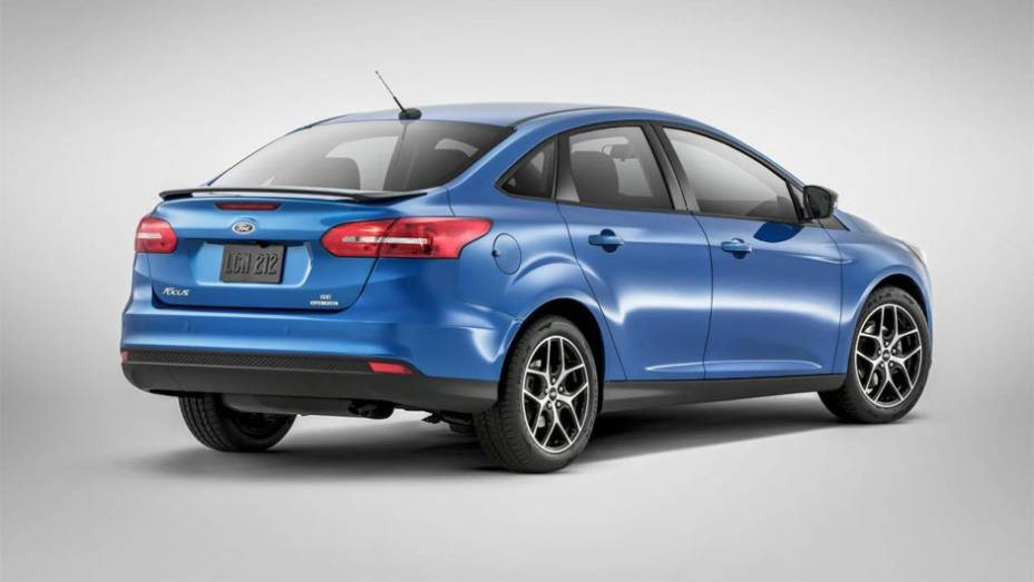 Reestilizado, modelo estreia motor 1.0 Ecoboost por lá | <a href="https://gutenberg.quatrorodas.abril.com.br/noticias/saloes/new-york-2014/novo-focus-sedan-surge-eua-779254.shtml" rel="migration">Leia mais</a>