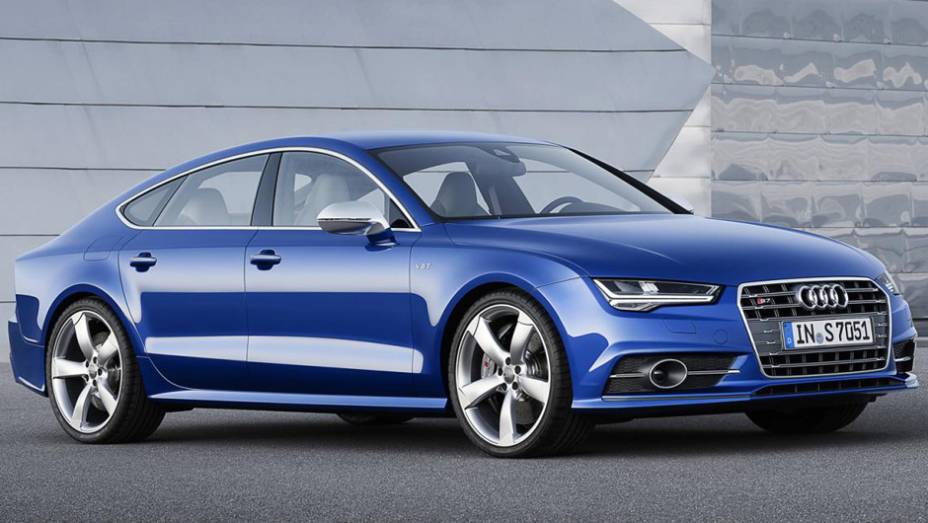 O modelo de performance S7 é equipado com bloco 4.0 TFSI de 444 cavalos de potência | <a href="https://gutenberg.quatrorodas.abril.com.br/noticias/fabricantes/audi-apresenta-novos-a7-s7-783598.shtml" rel="migration">Leia mais</a>