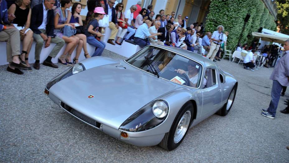 Porsche 904 GTS - Concorso dEleganza Villa dEste 2014 | <a href="https://gutenberg.quatrorodas.abril.com.br/noticias/classicos//concorso-d-eleganza-villa-d-este-2014-premia-maserati-450-s-1956-como-best-of-show-784018.shtml" rel="migration">Leia mais</a>