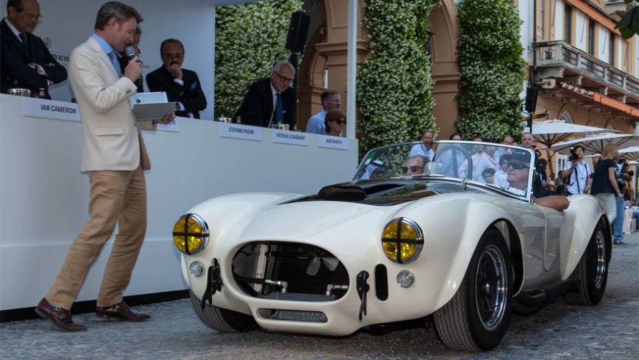 Shelby American 427 Competition Cobra - Concorso dEleganza Villa dEste 2014 | <a href="https://gutenberg.quatrorodas.abril.com.br/noticias/classicos//concorso-d-eleganza-villa-d-este-2014-premia-maserati-450-s-1956-como-best-of-show-784018.shtml" rel="migration">Leia mais</a>