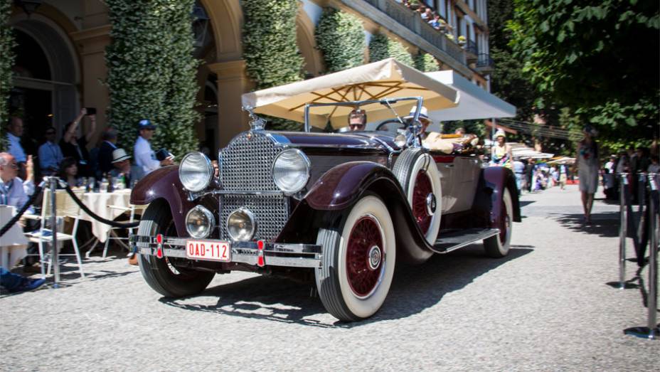 Packard 640 Custom Eight - Concorso dEleganza Villa dEste 2014 | <a href="https://gutenberg.quatrorodas.abril.com.br/noticias/classicos//concorso-d-eleganza-villa-d-este-2014-premia-maserati-450-s-1956-como-best-of-show-784018.shtml" rel="migration">Leia mais</a>