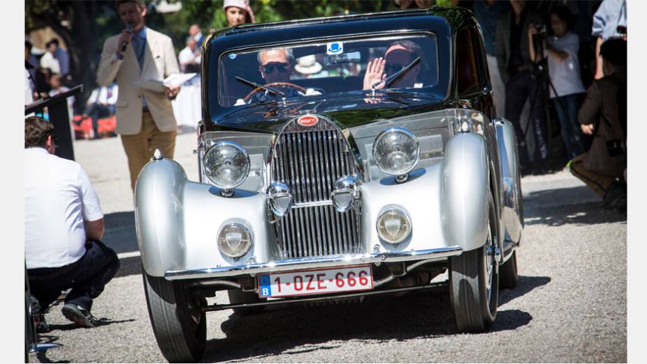 Bugatti Type 57 - Concorso dEleganza Villa dEste 2014 | <a href="https://gutenberg.quatrorodas.abril.com.br/noticias/classicos//concorso-d-eleganza-villa-d-este-2014-premia-maserati-450-s-1956-como-best-of-show-784018.shtml" rel="migration">Leia mais</a>