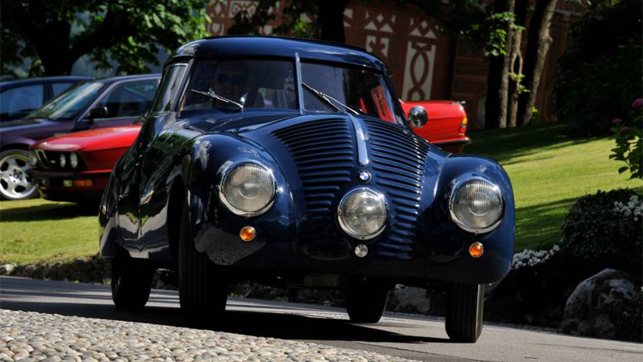 BMW 328 - Concorso dEleganza Villa dEste 2014 | <a href="https://gutenberg.quatrorodas.abril.com.br/noticias/classicos//concorso-d-eleganza-villa-d-este-2014-premia-maserati-450-s-1956-como-best-of-show-784018.shtml" rel="migration">Leia mais</a>