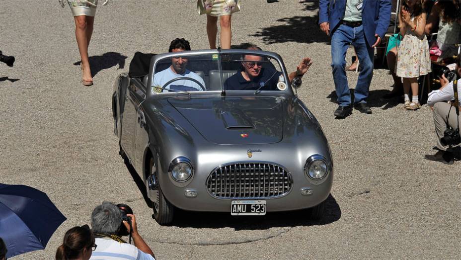 Cisitalia 202 B - Concorso dEleganza Villa dEste 2014 | <a href="https://gutenberg.quatrorodas.abril.com.br/noticias/classicos//concorso-d-eleganza-villa-d-este-2014-premia-maserati-450-s-1956-como-best-of-show-784018.shtml" rel="migration">Leia mais</a>