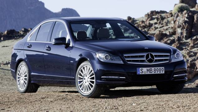 4 - Mercedes-Benz Classe C (vencedor da categoria "Carro familiar") | <a href="https://gutenberg.quatrorodas.abril.com.br/noticias/mercado/volkswagen-up-lidera-pesquisa-satisfacao-jd-power-2014-784586.shtml" rel="migration">Leia mais</a> 4 - Mercedes-Benz Classe C (vencedor da categoria "Carro familiar") | <a href="https://gutenberg.quatrorodas.abril.com.br/noticias/mercado/volkswagen-up-lidera-pesquisa-satisfacao-jd-power-2014-784586.shtml" rel="migration">Leia mais</a>